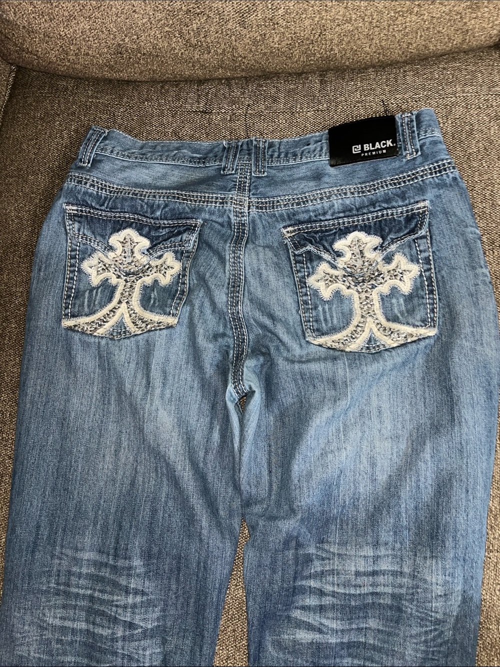 Black Premium Jeans Relaxed Straight size 36/32 Distressed style
